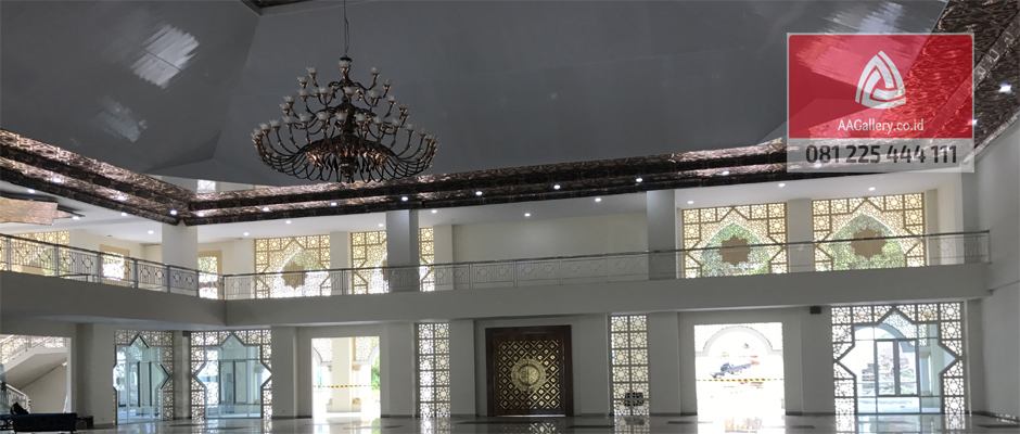 interior masjid, lampu gantung robyong tembaga
